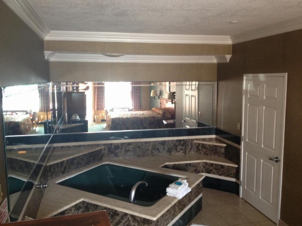 Crystal Inn Suites & Spas image 15